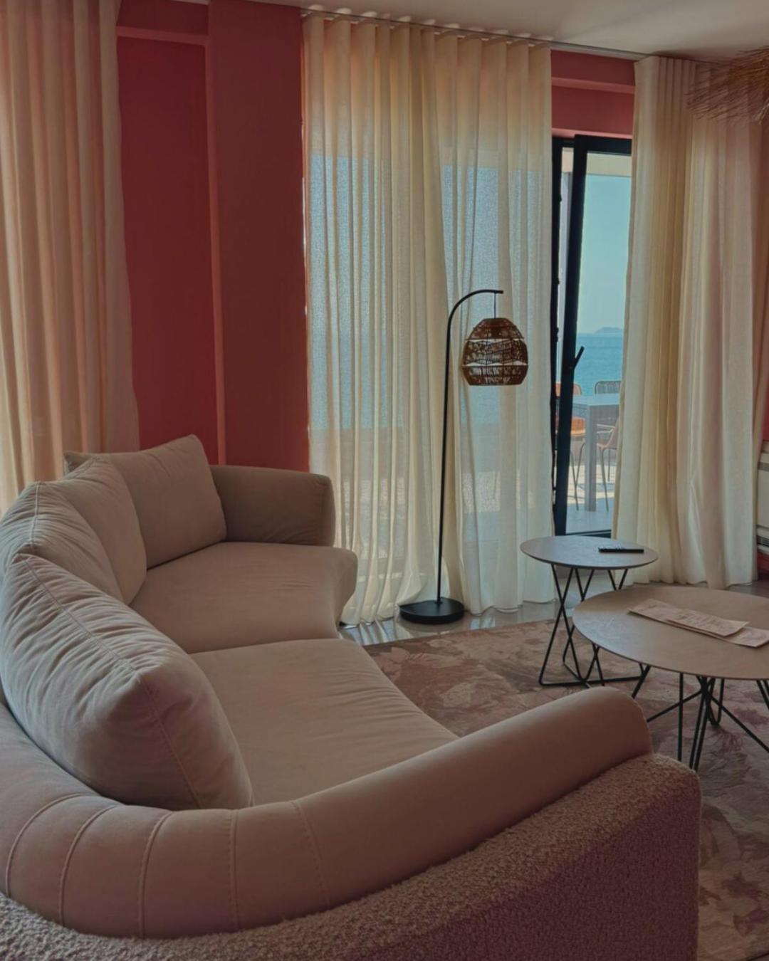 Azar Luxury